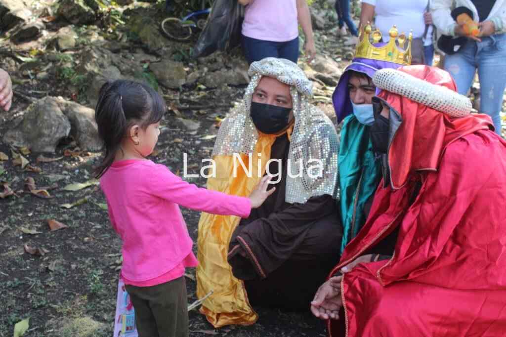 Logra DIF de Atoyac 2,400 sonrisas en jornada de Día de Reyes