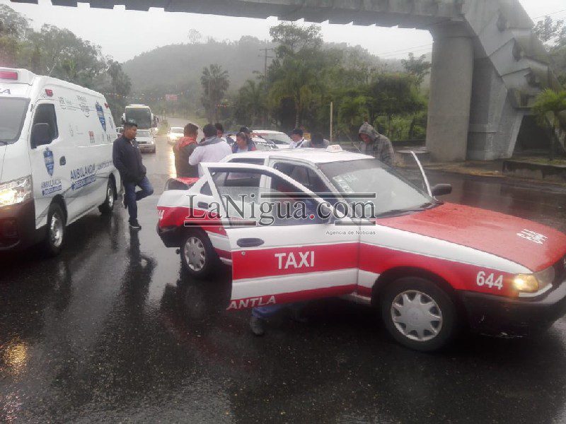 Irresponsable chofer, impacta a taxi y huye del lugar 7 WhatsApp Image 2019 02 24 at 20.50.19