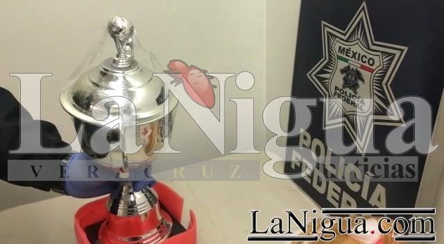 En un trofeo deportivo localizan cerca de medio kilo de aparente crystal