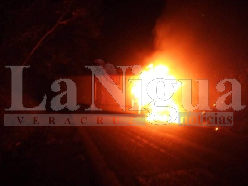 Acayucan, llega el terror con quema de carros y pinta de buses