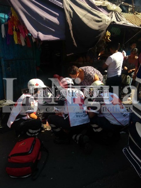 Atropella urbano a señora en zona de mercados