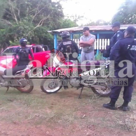 EBRIO COMANDANTE DE FUERZA CIVIL DISPARA Y ENCARA A POLICÍAS