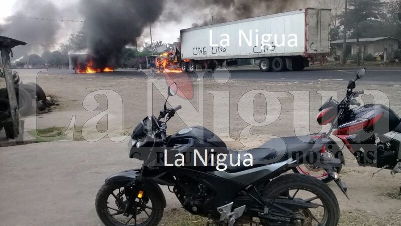 Narco bloqueos carretera Córdoba-Veracruz