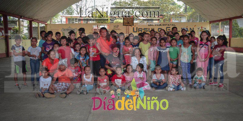 Festejan día del Niño en Palo Gacho