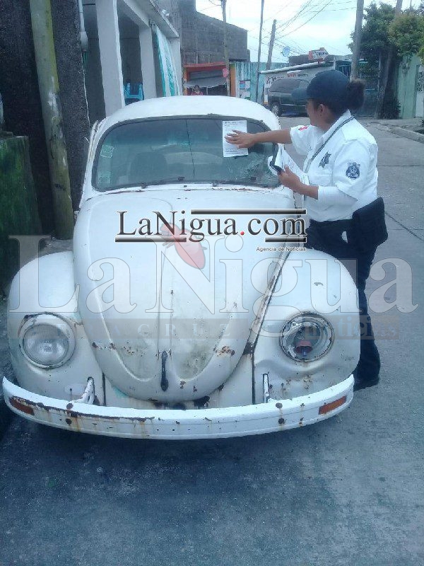 Retira Tránsito del Estado autos “maceta”, en Coatzacoalcos