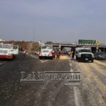 Vuelca tráiler cargado de maíz 7 volcadura5