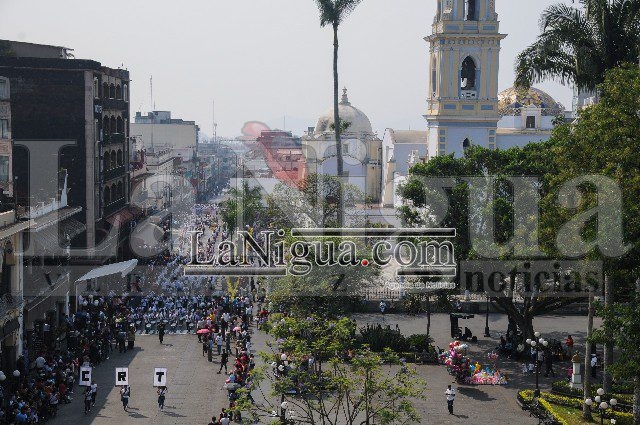 Se realizan diferentes actividades en el Desfile Conmemorativo del Día del Trabajo.