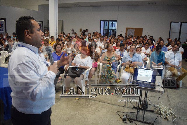 DIF sede de capacitación a docentes sobre la Ley General de los Derechos de las Niñas, Niños y Adolescentes