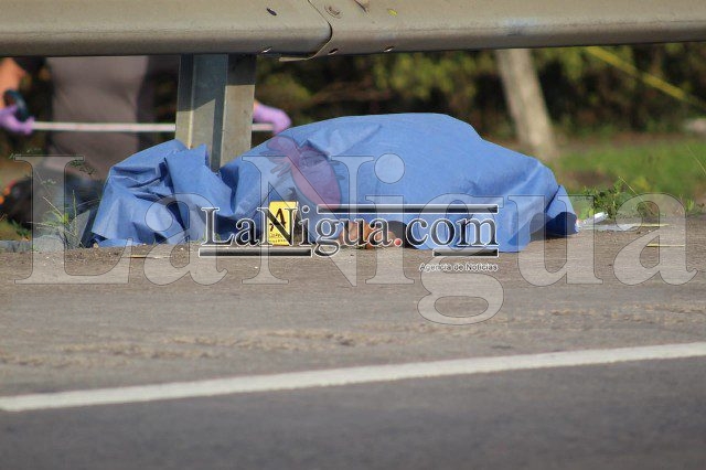 Lo mata vehículo fantasma