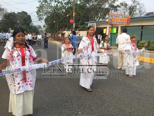 Inicia fiesta de la Santa Cruz y Rosario en Amatlán