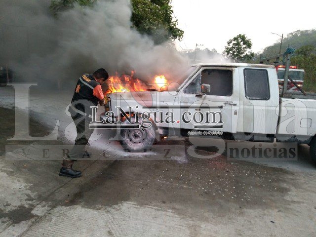 Zozobra por incendio de una camioneta en Papantla