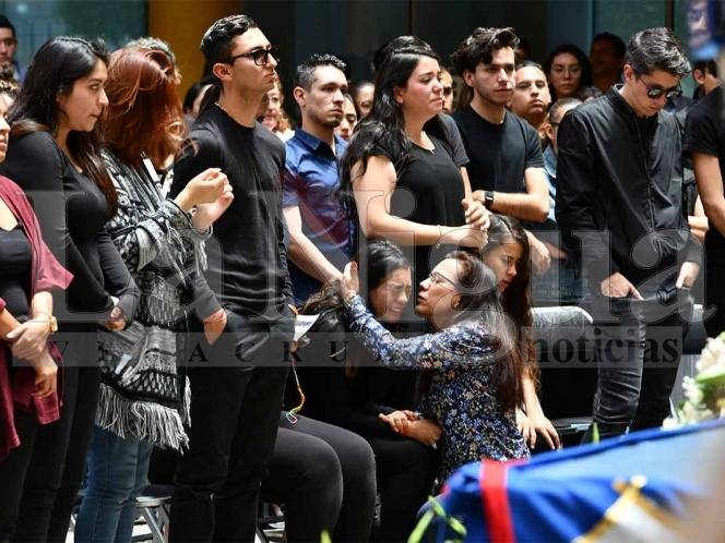 Novia de Norberto cierra sus redes, pide dejarlo descansar