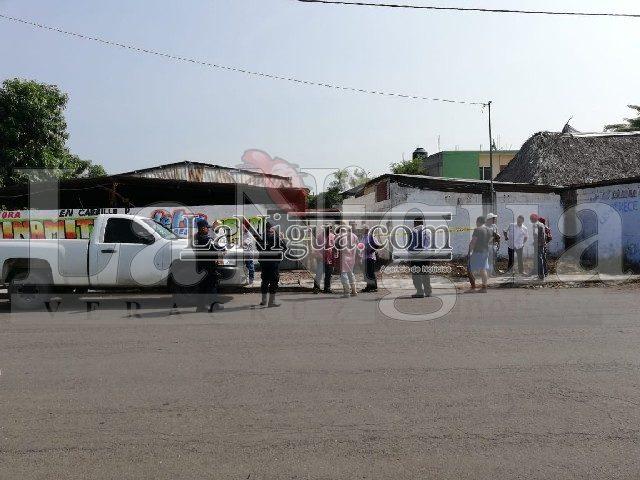 Lo matan a machetazos