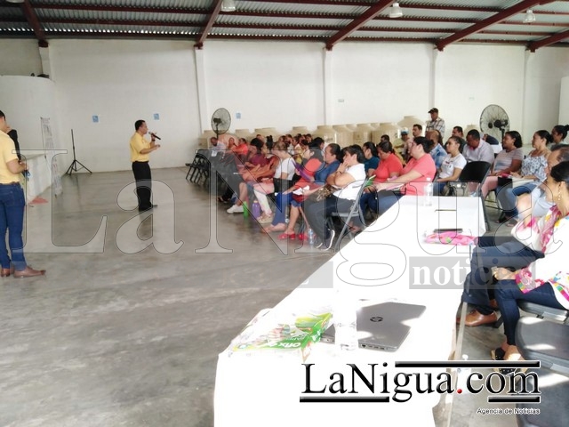 Imparten curso a los maestros de la zona escolar 81