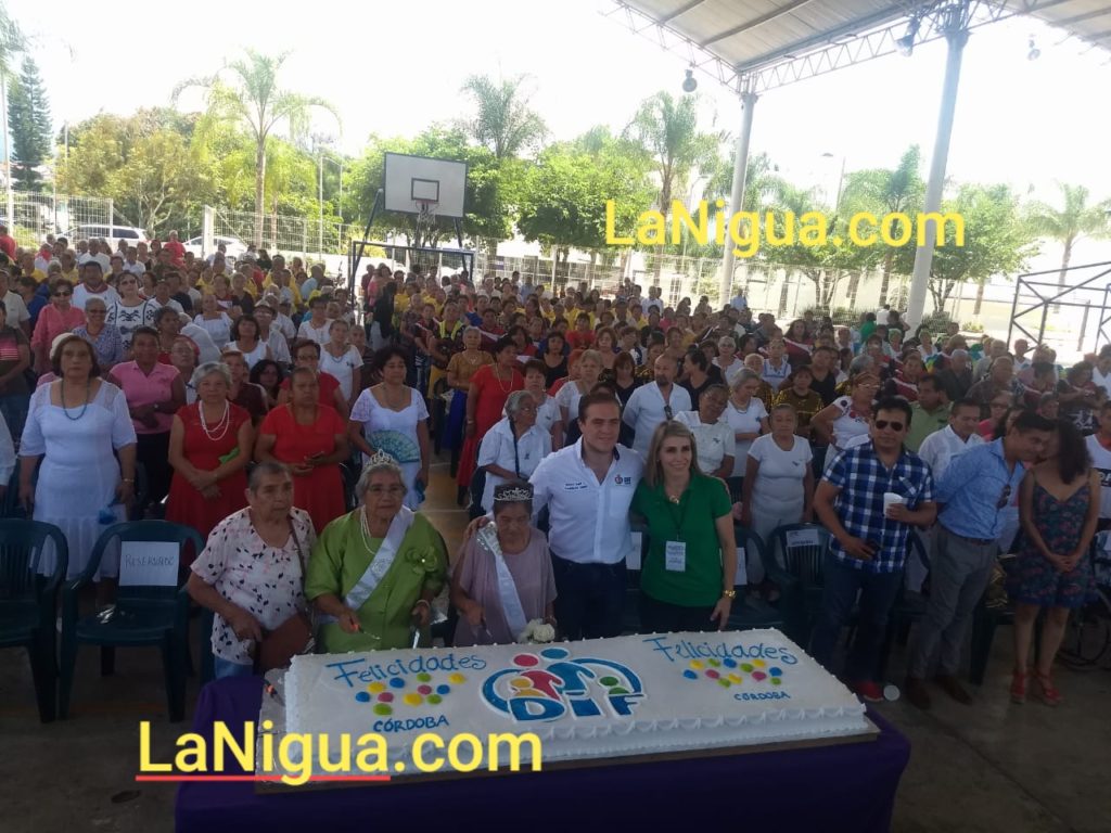 Celebran día del Adulto Mayor