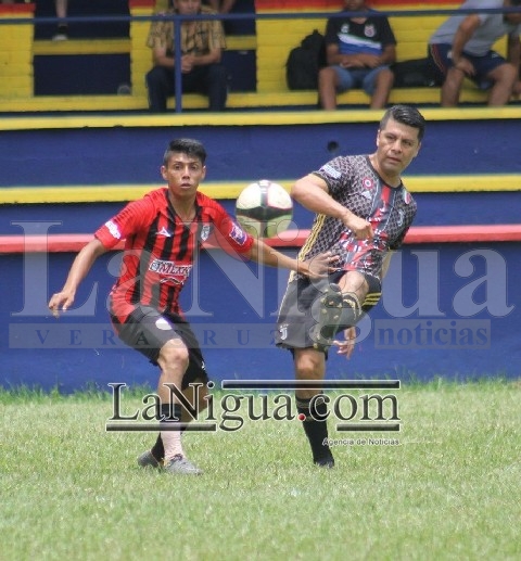Escuadrón Marino vs Keveg y Kalu, Puchis vs La Taquiza