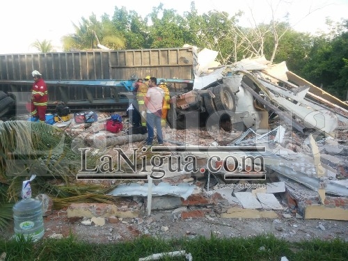 3 muertos y 7 heridos en trágico accidente sobre la autopista Xalapa-Veracruz