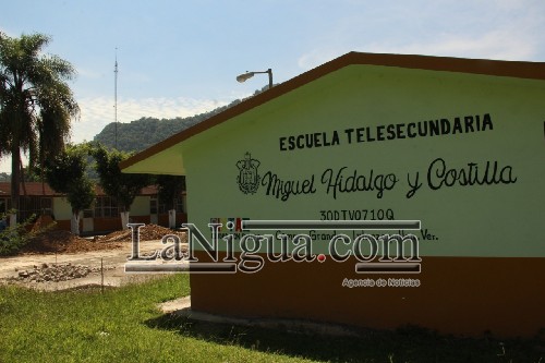 Arranca Ayuntamiento de Ixtaczoquitlán construcción de domos en escuelas