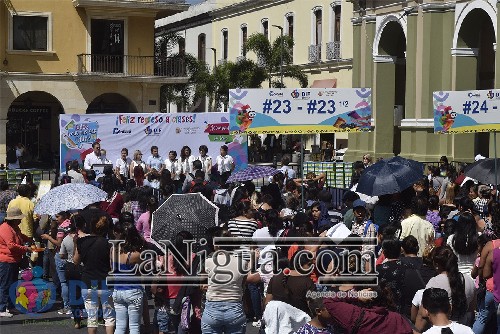 Entrega DIF calzado escolar a niños y jóvenes cordobeses