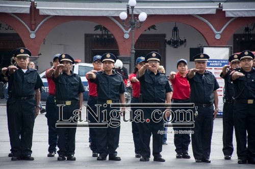 Ayuntamiento reconoce al Heroico Cuerpo de Bomberos