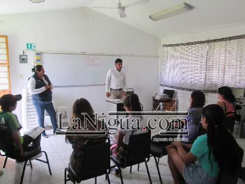 Capacitan a comités de obra de Ixtaczoquitlán