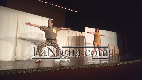 Presentan la obra teatral “Fotografía en la playa”