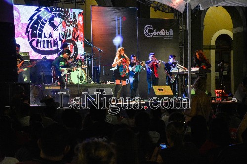 La China Sonidera puso ritmo a la noche de clausura del Festival Emilio Carballido en Córdoba