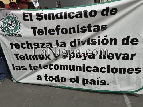 Se manifiestan contra división de Telmex