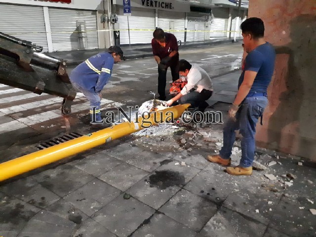 Daños por más 120 mil pesos causa tráiler en zona centro de Córdoba