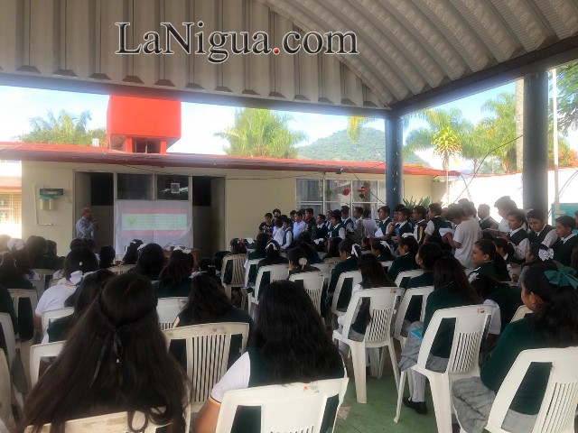 DIF Fortín realiza pláticas para la prevención del embarazo en adolescentes