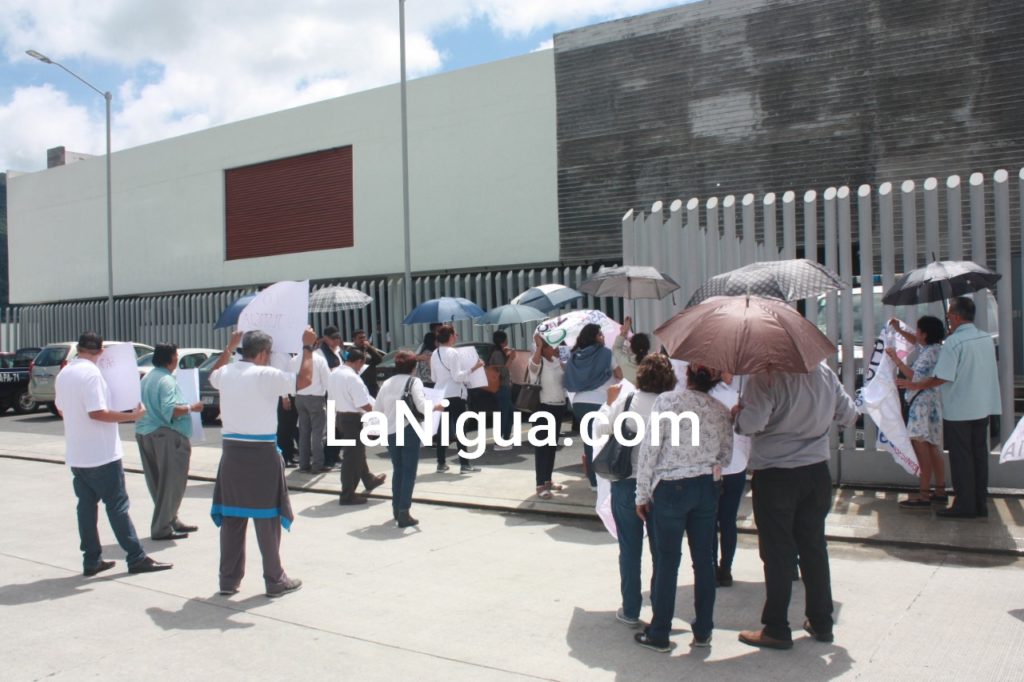 Exigen justicia en fiscalía por hermanos Ernesto y Roman.