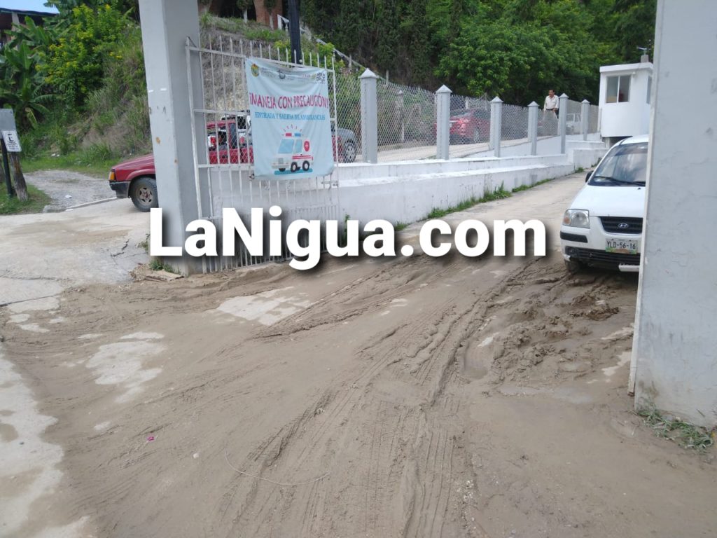 Deslave podría colapsar al Hospital Civil Papanteco