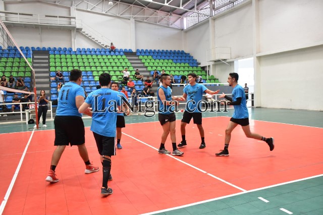 Participaron 300 atletas en el inicio el Circuito Veracruzano de Voleibol