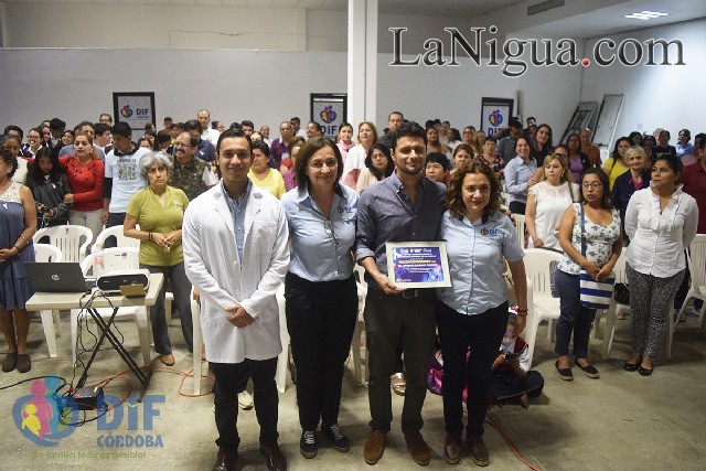 Realiza DIF con gran respuesta conferencia de salud mental