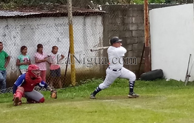Grupo Garrido mejor que Piratas Cuichapa, 6-1