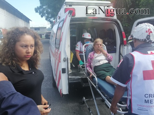 Atropella motociclista a mujer