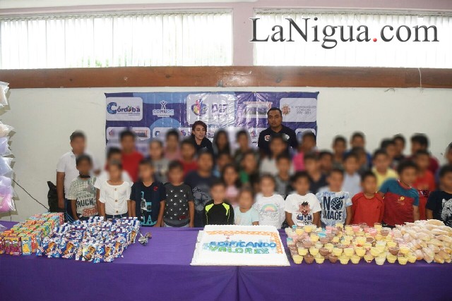 Festeja DIF a equipo finalista del programa “Edificando Valores”