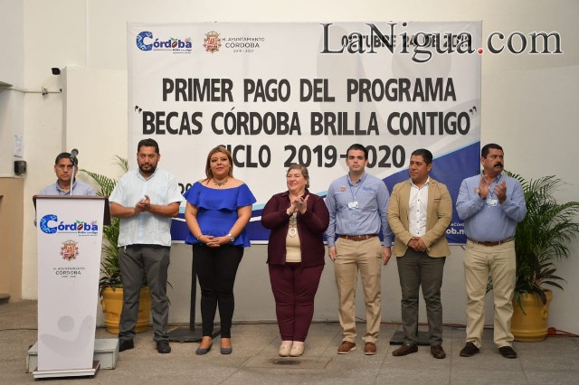 Ayuntamiento de Córdoba realiza primer pago de Becas Córdoba Brilla Contigo