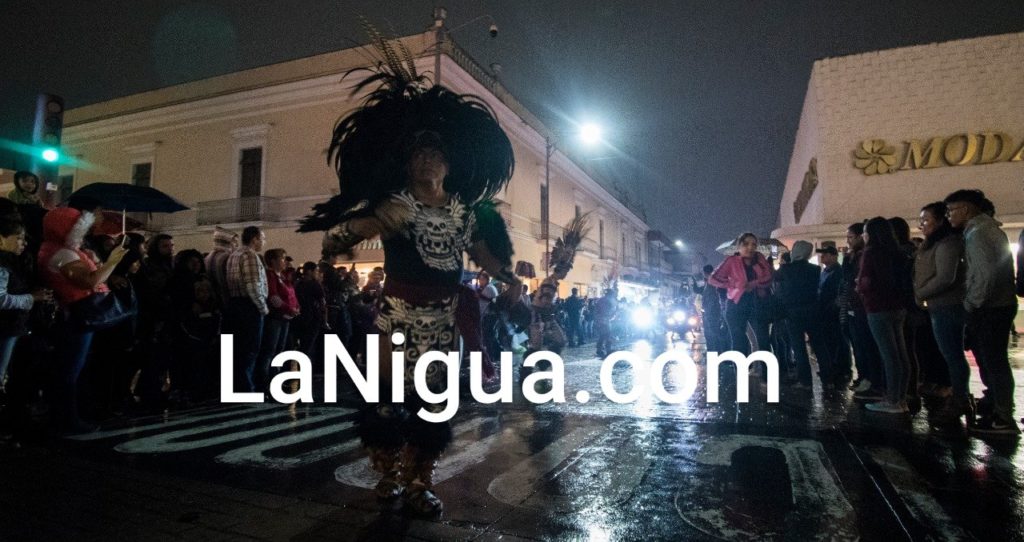 Desfile de catrinas y catrines refuerza tradición de Todos Santos en Córdoba