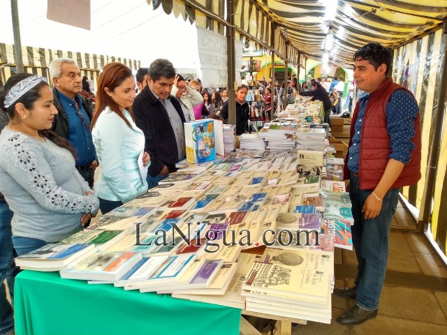 INICIA PRIMERA FERIA DEL LIBRO EN IXHUATLÁN DEL CAFÉ