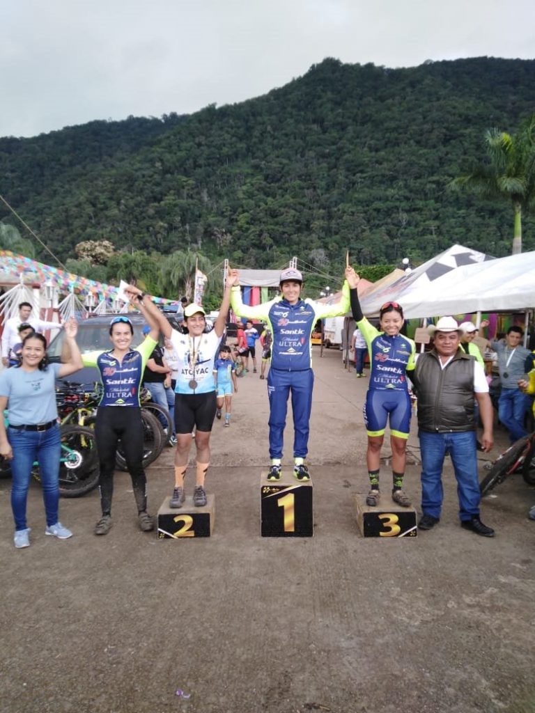Harris Cortéz y Brenda Hernández “volaron” en ciclista de Tepatlaxco WhatsApp Image 2019 11 11 at 07.39.18