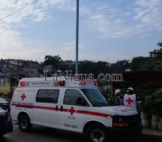 Sujeto armado con navaja asalta a empleada de Centro de Salud