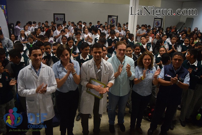 Lleva DIF conferencia de suicidio a jóvenes