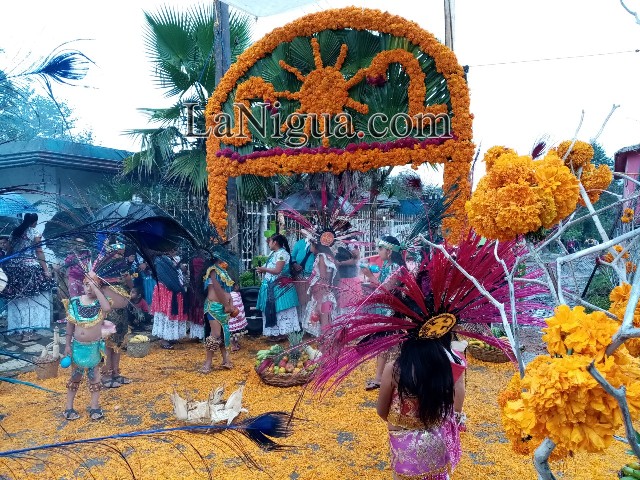 CON OFRENDAS ESCOLARES LA ESCUELA SECUNDARIA  TÉCNICA 54 DE ZONGOLICA  CELEBRÓ EL  “DÍA DE MUERTOS”