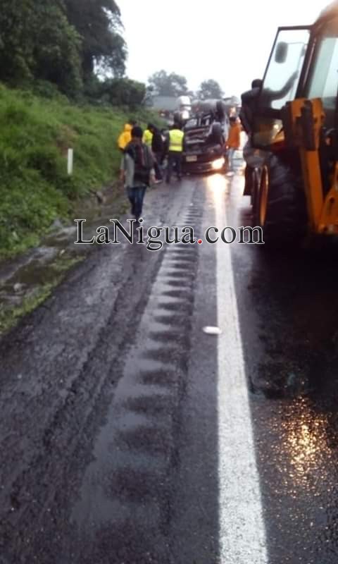 Volcadura fatal: 1 muerto, 5 lesionados.