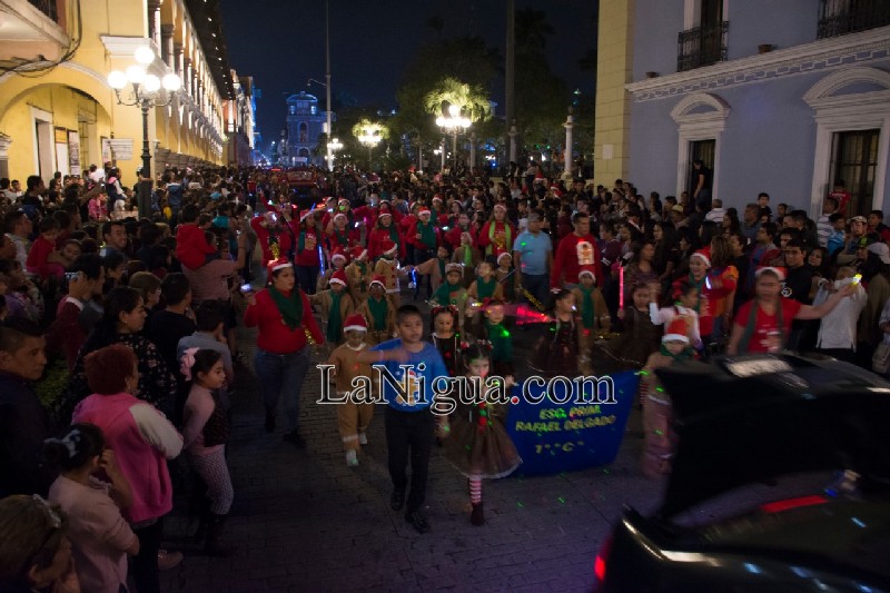 Primaria Francisco Arévalo gana primer lugar del Desfile Navideño 2019