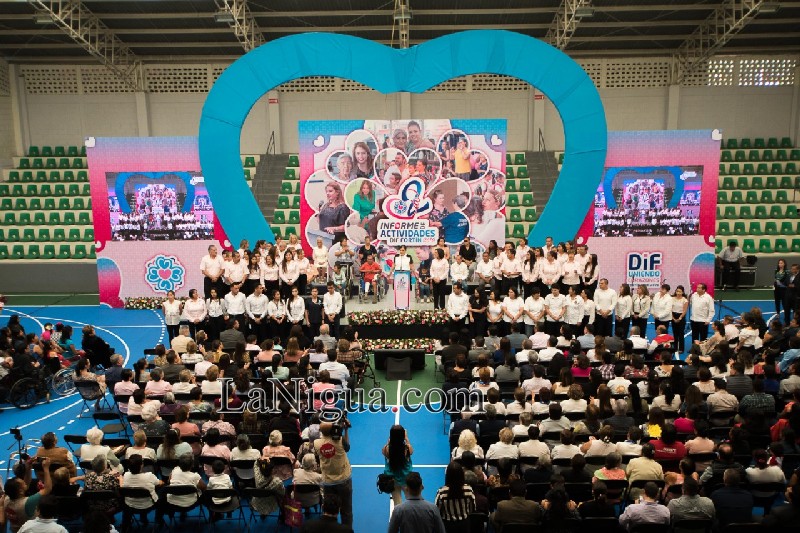 Rinde Sol Jordan de Mansur su 2do. Informe como presidenta del DIF Fortín