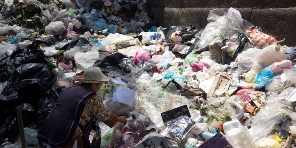 Hallan cuerpo de bebé entre restos de basura en Tlalnepantla