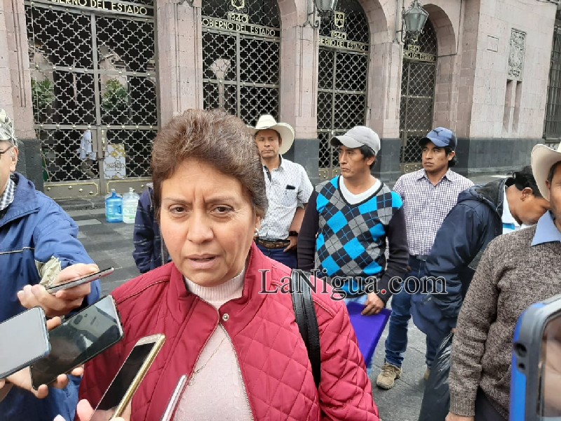 Alcaldesa de Calcahualco; se niega a pagar a agentes municipales.