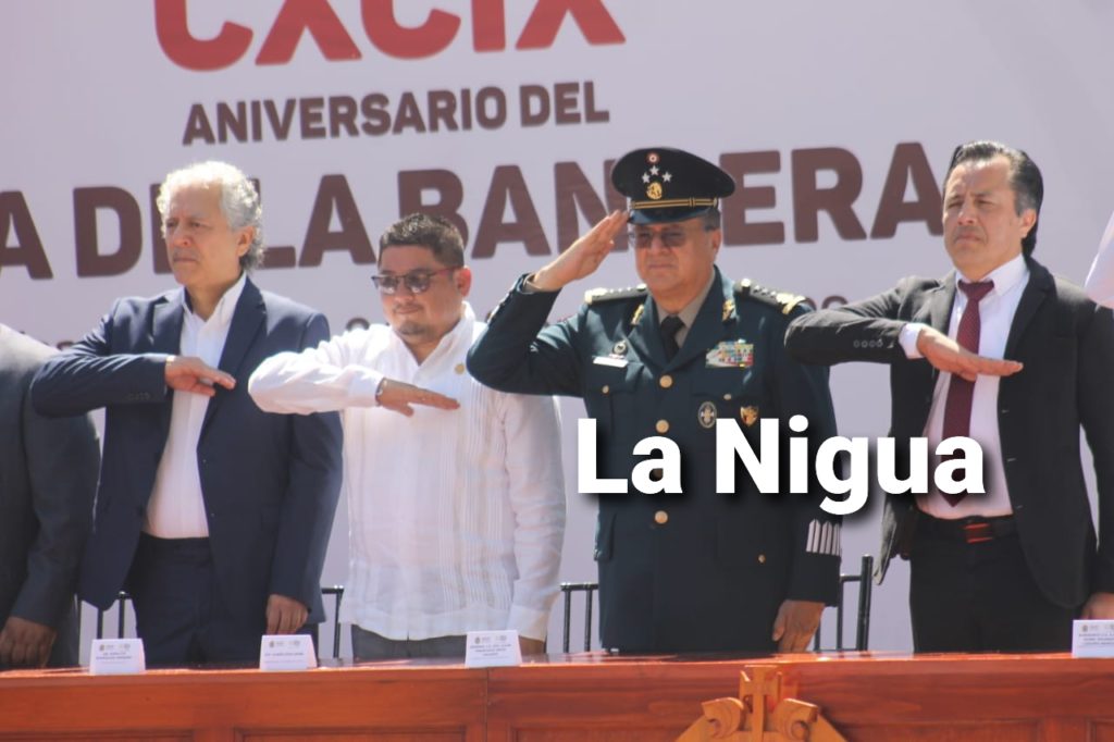Asiste Rubén Ríos Uribe a la celebración de los 199 Aniversario del “Día de la Bandera”